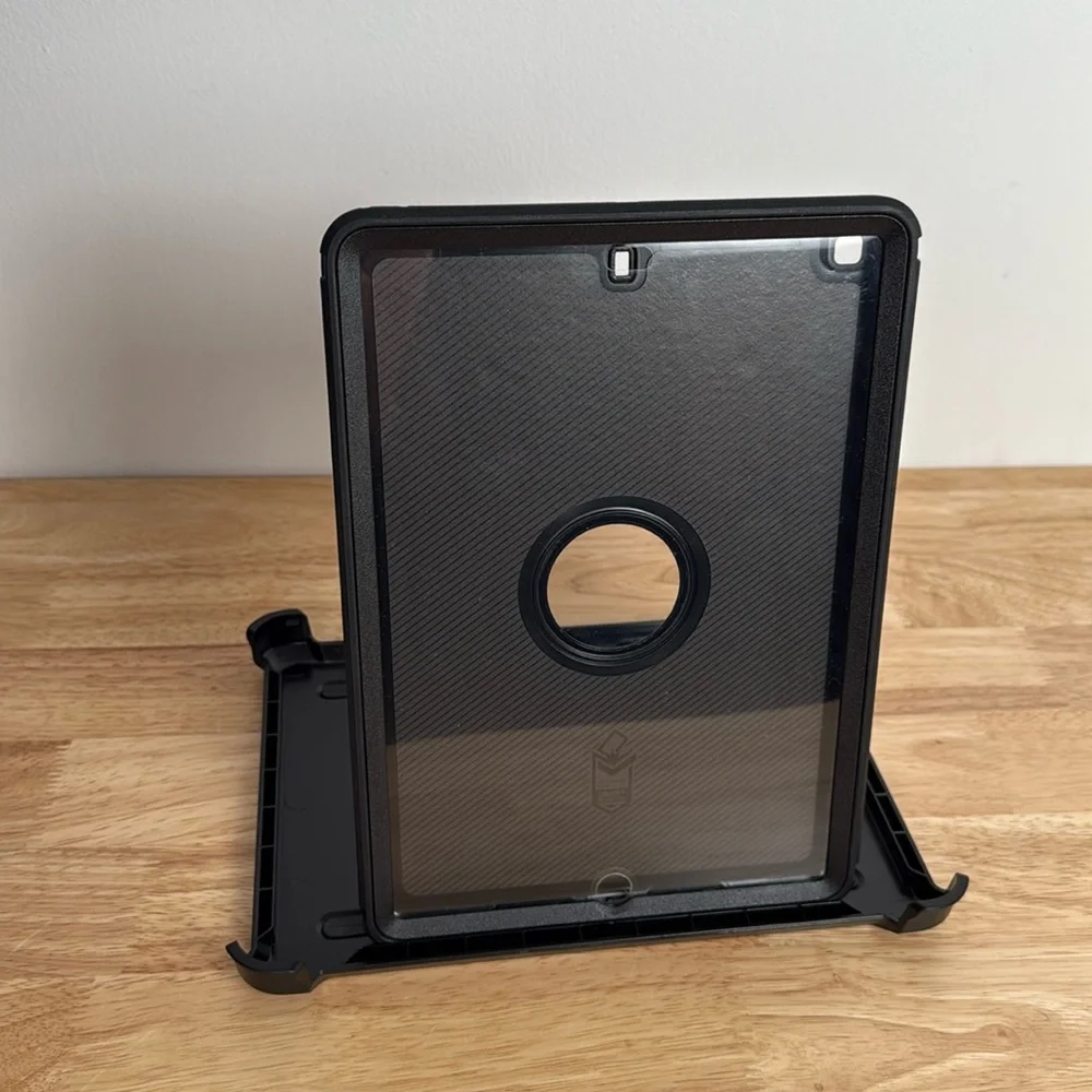 NEW OtterBox Black defender series Tablet Case with Adjustable Stand